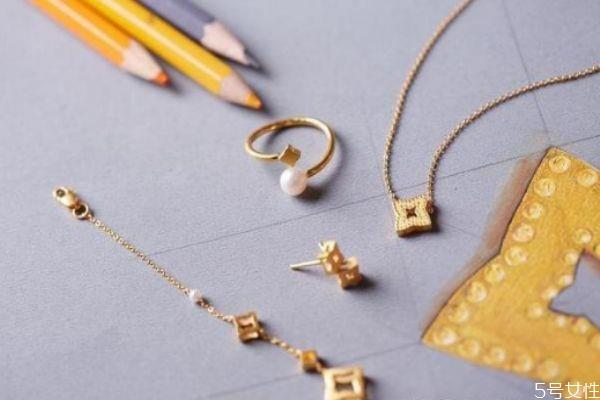 如何辨别白金与铂金 白金和铂金的区别 如何辨别白金与铂金 白金和铂金的区别