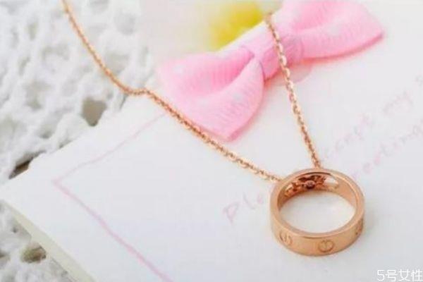 如何辨别白金与铂金 白金和铂金的区别 如何辨别白金与铂金 白金和铂金的区别