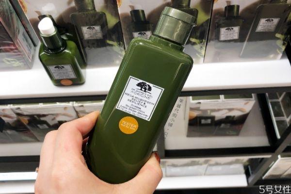 爽肤水有什么用 如何确定爽肤水足够量 爽肤水有什么用 如何确定爽肤水足够量