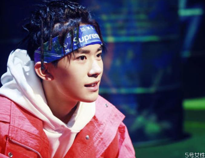 嘻哈为什么要戴头巾 嘻哈头巾的戴法 嘻哈为什么要戴头巾 嘻哈头巾的戴法