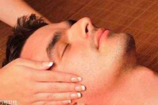 按摩头皮头发长得快吗 两到三天按摩一次 按摩头皮头发长得快吗 两到三天按摩一次