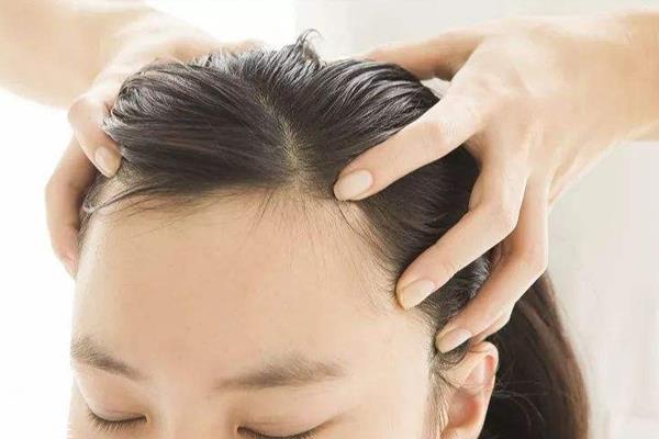 按摩头皮头发长得快吗 两到三天按摩一次 按摩头皮头发长得快吗 两到三天按摩一次