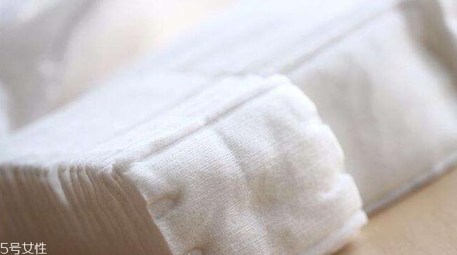 擦水乳用什么化妆棉好 压边款不浪费水乳 擦水乳用什么化妆棉好 压边款不浪费水乳