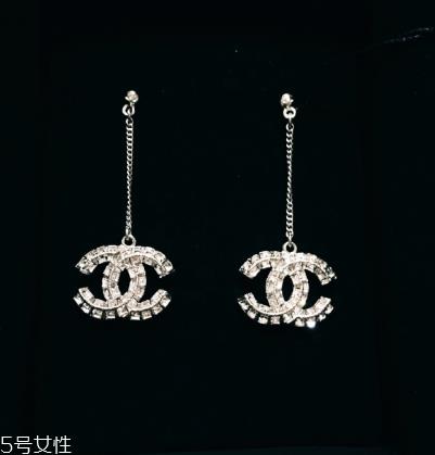 耳环一般多少克一对?耳环常见克数 耳环一般多少克一对?耳环常见克数