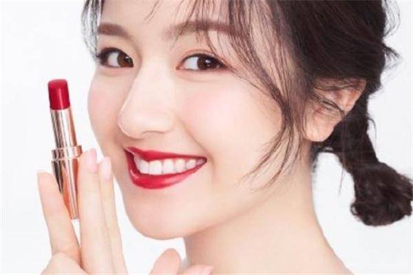 兰蔻525口红颜色好看吗 人间小樱桃试色 兰蔻525口红颜色好看吗 人间小樱桃试色