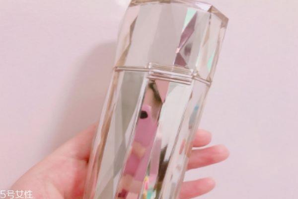 cpb手榴弹精华好用吗 号称除了贵没有别的缺点的肌底液 cpb手榴弹精华好用吗 号称除了贵没有别的缺点的肌底液