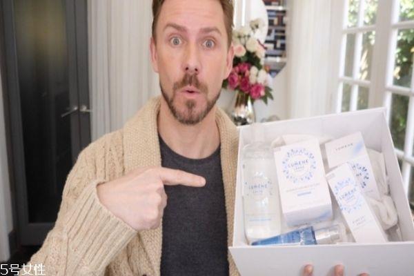 优姿婷眼霜好用吗 vc搭配精华更好用 优姿婷眼霜好用吗 vc搭配精华更好用