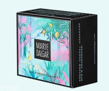 粉饼和粉底液的区别 粉饼湿用可以起到同样效果 粉饼和粉底液的区别 粉饼湿用可以起到同样效果