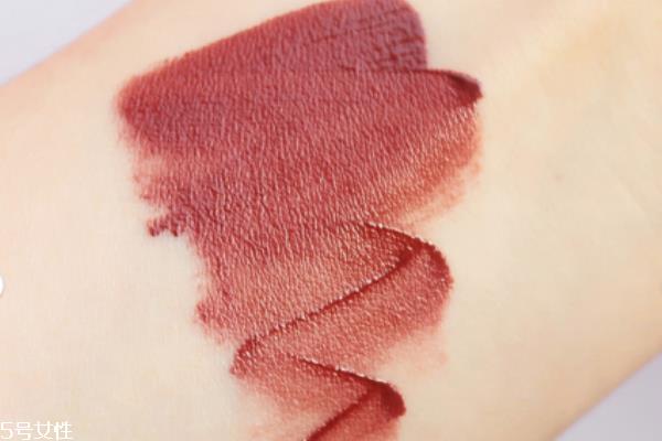 阿玛尼红管200适合黄皮吗 阿玛尼红管200试色 阿玛尼红管200适合黄皮吗 阿玛尼红管200试色