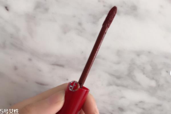 阿玛尼红管200适合黄皮吗 阿玛尼红管200试色 阿玛尼红管200适合黄皮吗 阿玛尼红管200试色