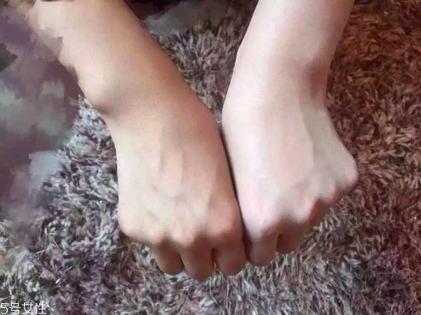 素颜霜需要定妆吗 素颜霜是护肤品 素颜霜需要定妆吗 素颜霜是护肤品