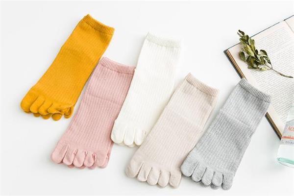 五指袜能防止脚臭吗 五指袜对脚气有好处吗