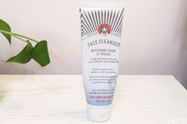 如何判断洗面奶好坏 洗面奶的使用有哪些注意事项 如何判断洗面奶好坏 洗面奶的使用有哪些注意事项