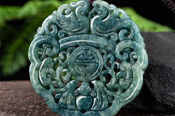 豆种翡翠和糯种翡翠哪个好 豆种翡翠和糯种翡翠的区分 豆种翡翠和糯种翡翠哪个好 豆种翡翠和糯种翡翠的区分