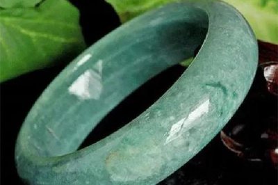 ​豆种翡翠和糯种翡翠哪个好 豆种翡翠和糯种翡翠的区分