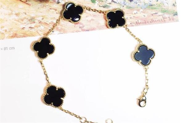 梵克雅宝五花手链哪个颜色好看 vca五花手链怎么戴好看 梵克雅宝五花手链哪个颜色好看 vca五花手链怎么戴好看