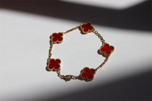 梵克雅宝五花手链哪个颜色好看 vca五花手链怎么戴好看 梵克雅宝五花手链哪个颜色好看 vca五花手链怎么戴好看