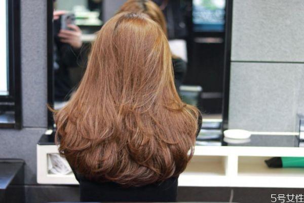 冷烫不加热需要多久 冷烫的最佳软化时间 冷烫不加热需要多久 冷烫的最佳软化时间