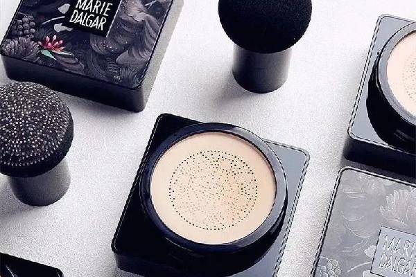 玛丽黛佳气垫和爱敬气垫哪个更好用 玛丽黛佳气垫有几种 玛丽黛佳气垫和爱敬气垫哪个更好用 玛丽黛佳气垫有几种