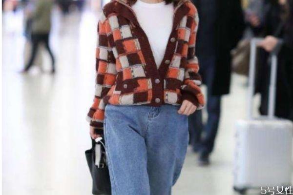 牛仔裤夏天多久洗一次 牛仔裤为什么洗下的水是黄的 牛仔裤夏天多久洗一次 牛仔裤为什么洗下的水是黄的