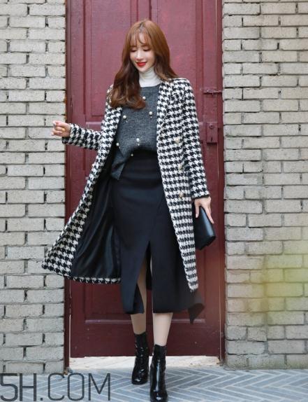 千鸟格大衣适合多大年龄?千鸟格大衣显老吗? 千鸟格大衣适合多大年龄?千鸟格大衣显老吗?