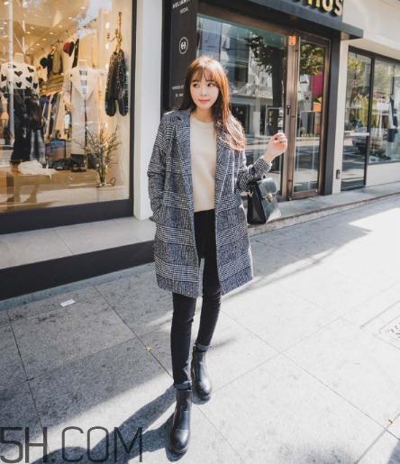 千鸟格大衣适合多大年龄?千鸟格大衣显老吗? 千鸟格大衣适合多大年龄?千鸟格大衣显老吗?