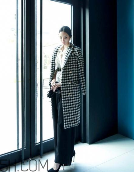 千鸟格大衣适合多大年龄?千鸟格大衣显老吗? 千鸟格大衣适合多大年龄?千鸟格大衣显老吗?