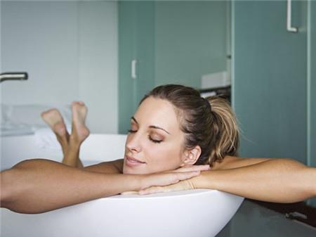 夏天适合用身体乳吗?夏天用什么身体乳好? 夏天适合用身体乳吗?夏天用什么身体乳好?