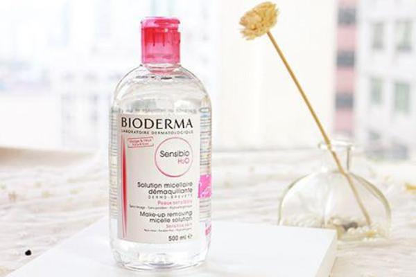 贝德玛卸眼妆的方法 贝德玛洁肤液和卸妆水效果一样吗 贝德玛卸眼妆的方法 贝德玛洁肤液和卸妆水效果一样吗