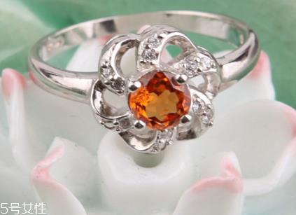 石榴石戒指一般多少钱?不同等级价格不同 石榴石戒指一般多少钱?不同等级价格不同