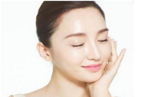 想变白富美,先学会这些美白技巧 想变白富美,先学会这些美白技巧