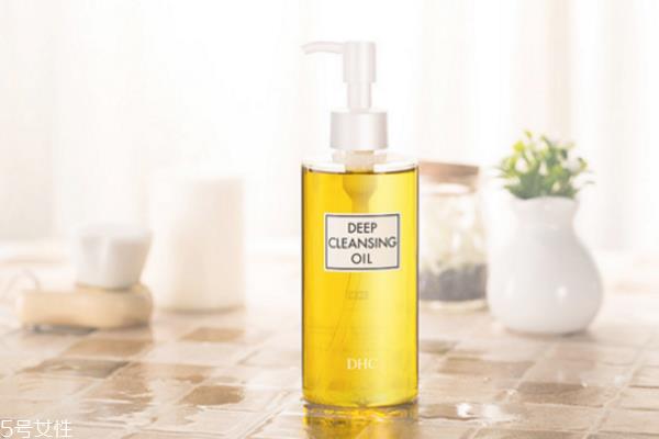 卸妆油会过期吗 卸妆油过期了还能用 卸妆油会过期吗 卸妆油过期了还能用