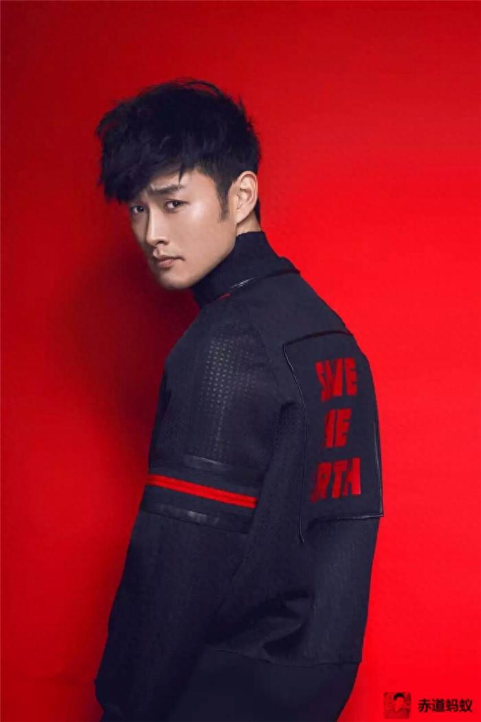 他是“潜力股”,《无心法师》负责搞笑演顾玄武,浑身上下都是戏