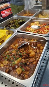 ​零售巨头“卷”快餐赛道？人均低至15元，超市争相开“食堂”