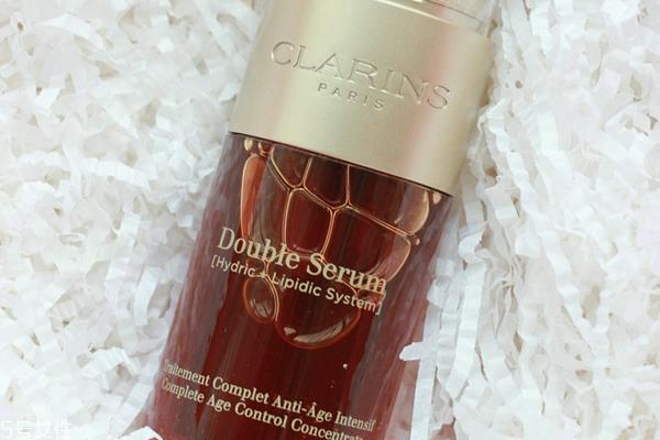 娇韵诗第8代黄金双瓶长期用会泛黄吗 长期用更好