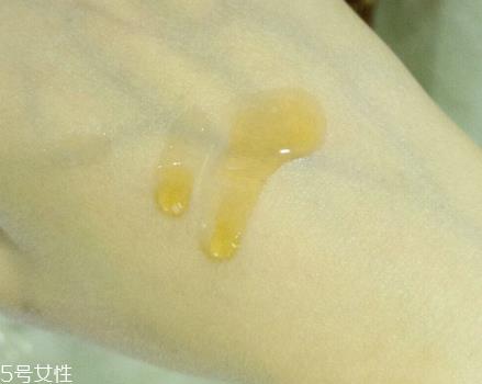 娇韵诗第8代黄金双瓶长期用会泛黄吗 长期用更好