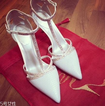 rene caovilla是什么档次？无数女人的梦幻水晶鞋