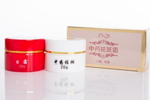 祛斑霜是晚上用还是白天用 祛斑霜是不是都含有激素 祛斑霜是晚上用还是白天用 祛斑霜是不是都含有激素