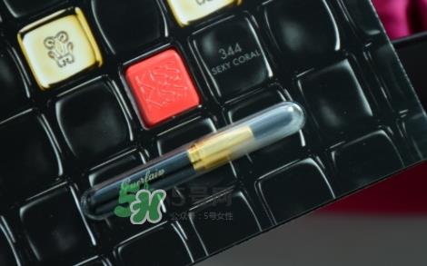 娇兰白管亲亲唇膏r371和迪奥变色唇膏001哪个好_试色 娇兰白管亲亲唇膏r371和迪奥变色唇膏001哪个好_试色