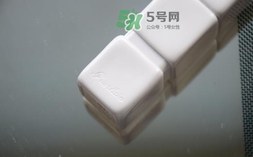 娇兰白管亲亲唇膏r371和迪奥变色唇膏001哪个好_试色 娇兰白管亲亲唇膏r371和迪奥变色唇膏001哪个好_试色