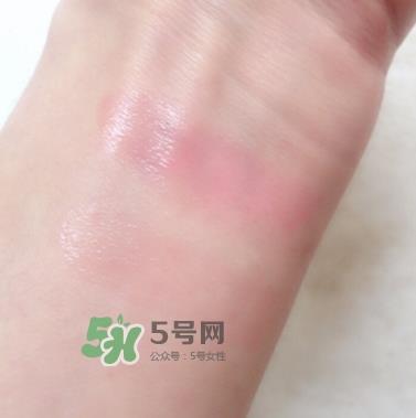 娇兰白管亲亲唇膏r371和迪奥变色唇膏001哪个好_试色 娇兰白管亲亲唇膏r371和迪奥变色唇膏001哪个好_试色