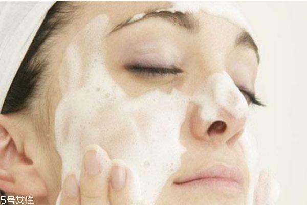 洗面奶洗脸洗多久 洗面奶洗脸洗多少分钟