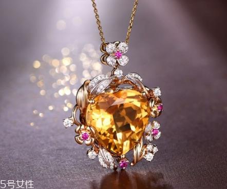 黄水晶戴左手还是右手?水晶佩戴大有讲究 黄水晶戴左手还是右手?水晶佩戴大有讲究