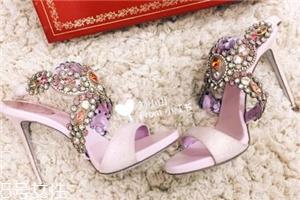 rene caovilla鞋子偏码吗?英国皇室的钦点品牌 rene caovilla鞋子偏码吗?英国皇室的钦点品牌