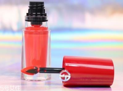 阿玛尼小胖丁唇釉303号试色 阿玛尼口红303的颜色 阿玛尼小胖丁唇釉303号试色 阿玛尼口红303的颜色