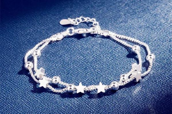 纯银手链变黑怎么清洗 纯银手链发黑是因为什么 纯银手链变黑怎么清洗 纯银手链发黑是因为什么