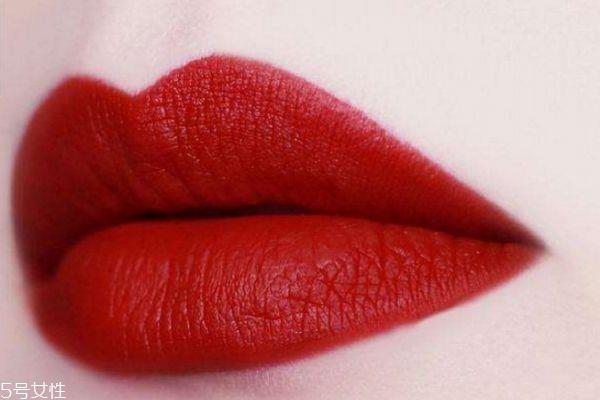 复古红口红适合什么妆容 复古红色适合肤色 复古红口红适合什么妆容 复古红色适合肤色