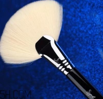 修容刷哪个牌子好?修容打得好少不了修容刷帮忙 修容刷哪个牌子好?修容打得好少不了修容刷帮忙