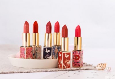 ​唇部化妆品有哪几类 唇部化妆技巧