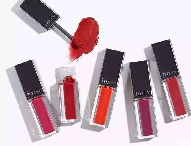 唇部化妆品有哪几类 唇部化妆技巧 唇部化妆品有哪几类 唇部化妆技巧